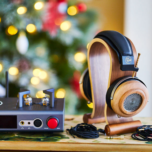 Barista open-back headphone, sweet cherry wood Barista a open-back headphone, made in sweet cherry wood, from the 1977 Audio Artisanal brand